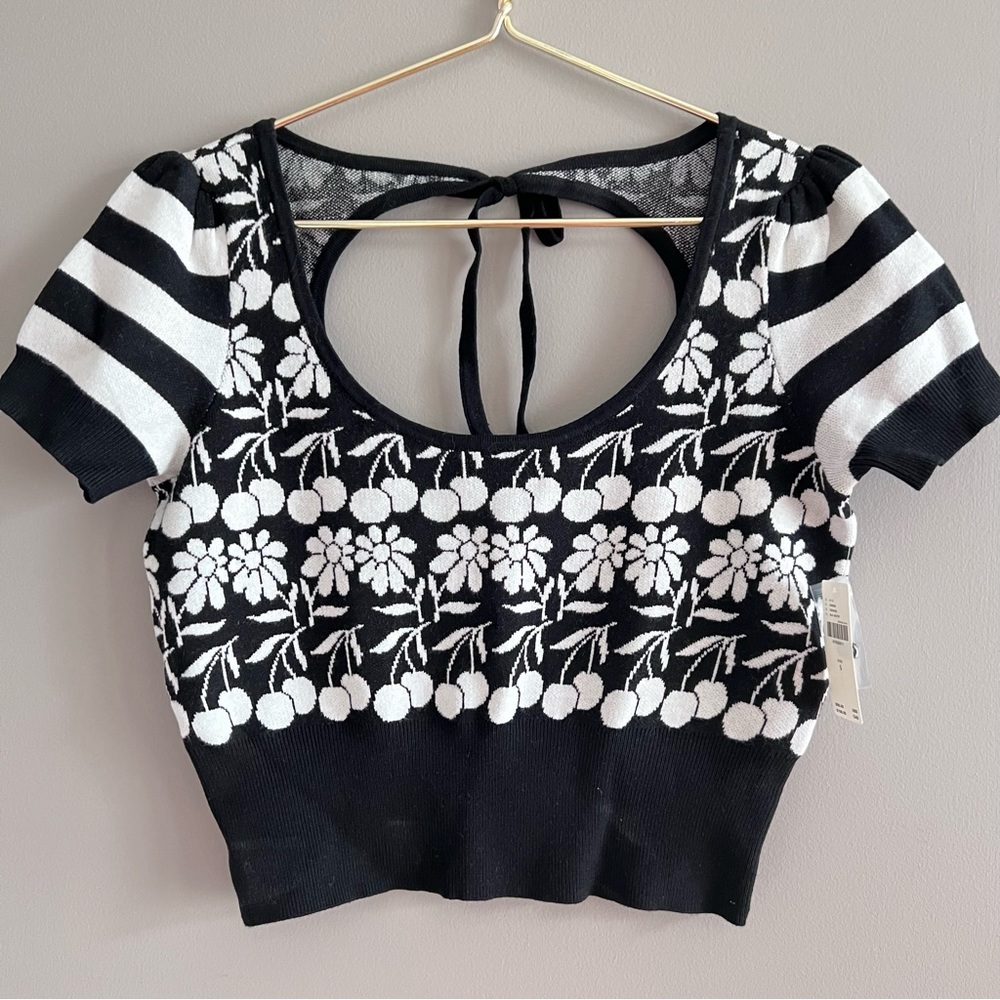 NWT Anthropologie Black & White Shortsleeved Cropped Sweater Top Size Small